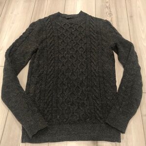 Banana Republic Men's  Grey Sweater - Small